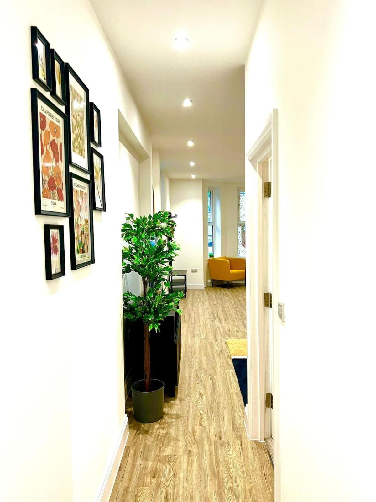 Brand New Apt - Beach Breeze Spacious 1-Bedroom Apartment With Parking - Sleeps 4 Ppl- Internet Bournemouth Exterior foto