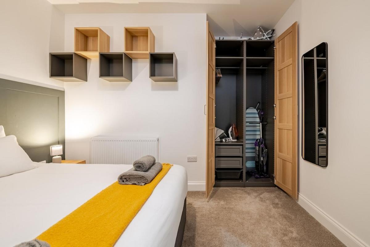 Brand New Apt - Beach Breeze Spacious 1-Bedroom Apartment With Parking - Sleeps 4 Ppl- Internet Bournemouth Exterior foto