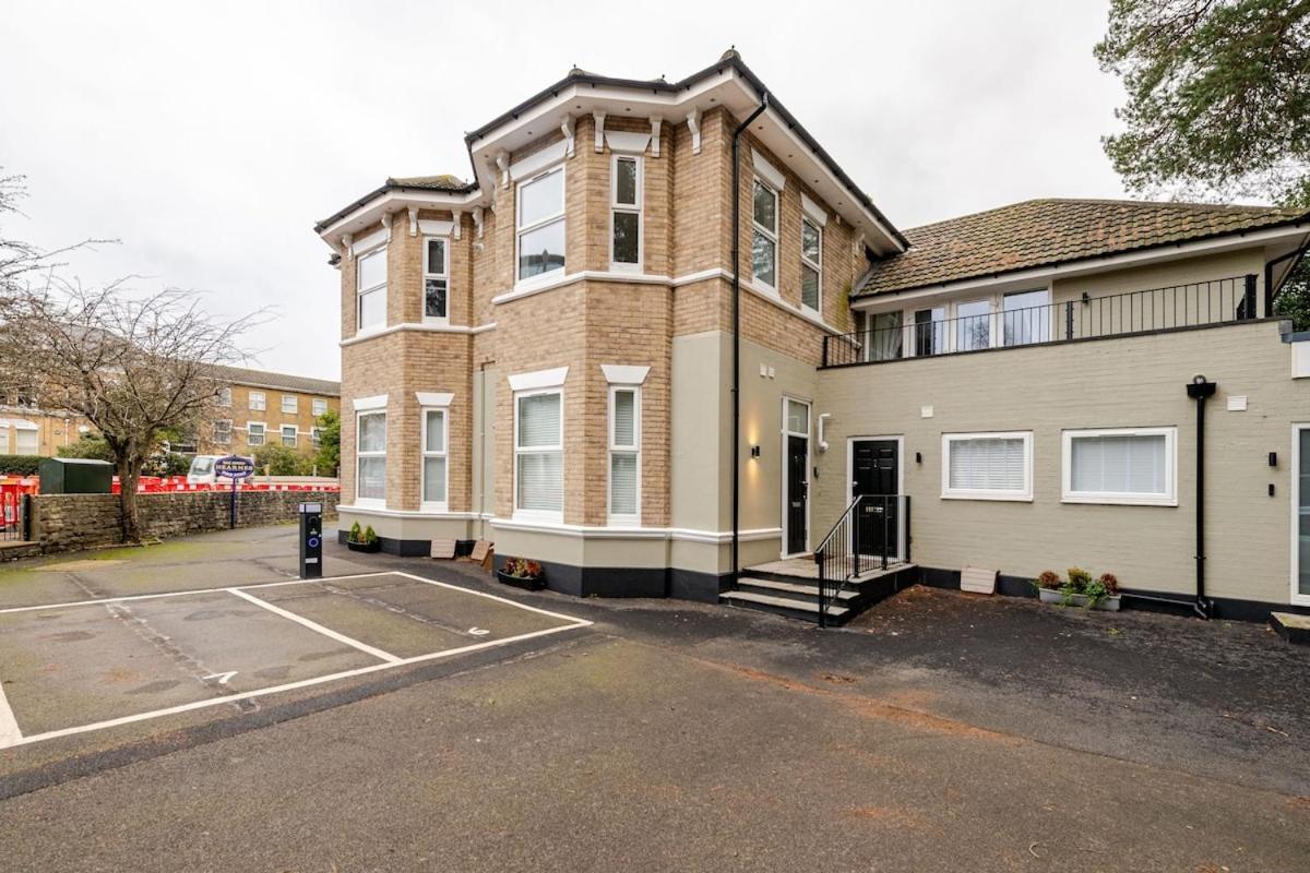 Brand New Apt - Beach Breeze Spacious 1-Bedroom Apartment With Parking - Sleeps 4 Ppl- Internet Bournemouth Exterior foto