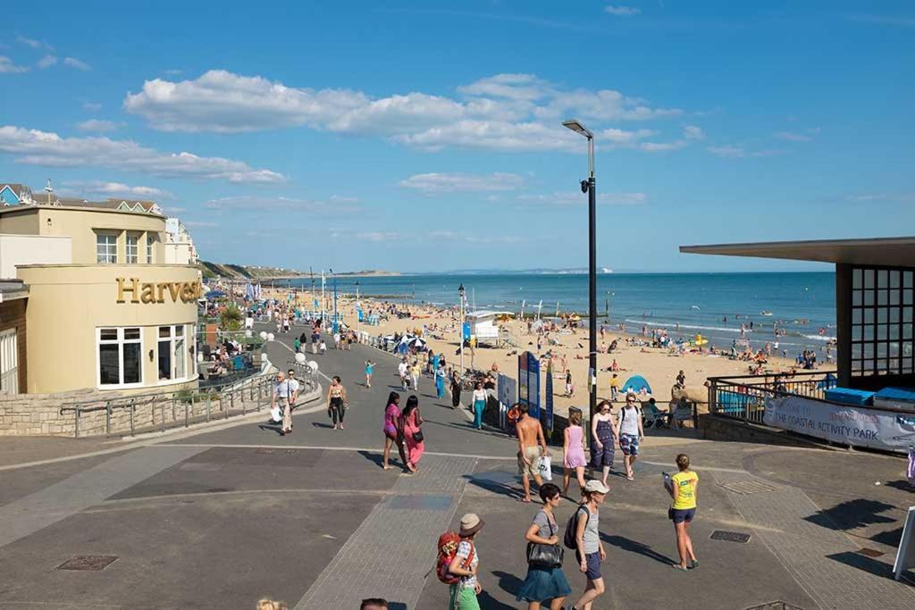 Brand New Apt - Beach Breeze Spacious 1-Bedroom Apartment With Parking - Sleeps 4 Ppl- Internet Bournemouth Exterior foto